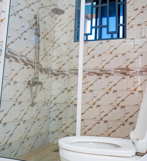 سوئیت با بالکن, La Stanar