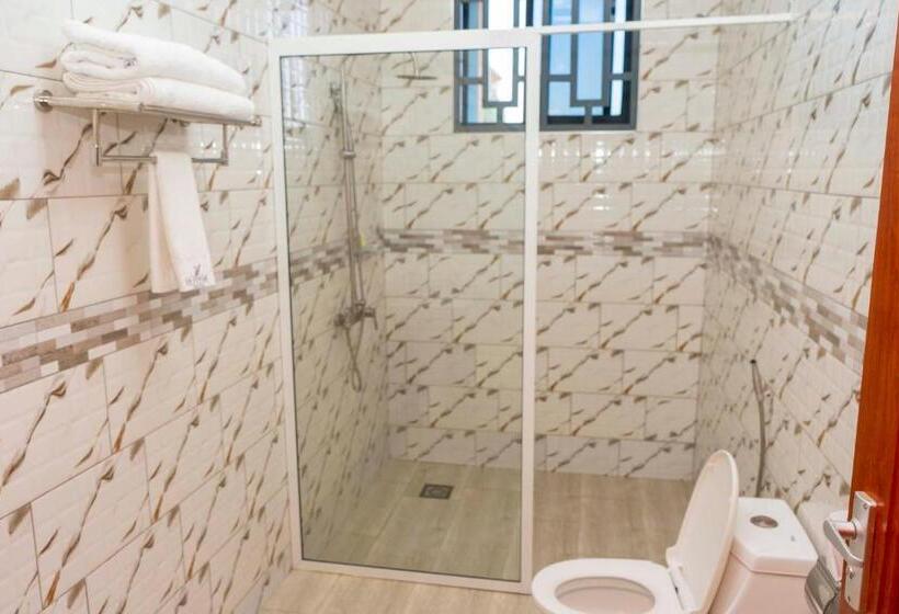 اتاق لوکس, La Stanar