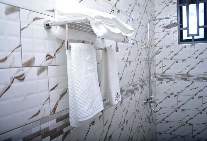 اتاق لوکس, La Stanar