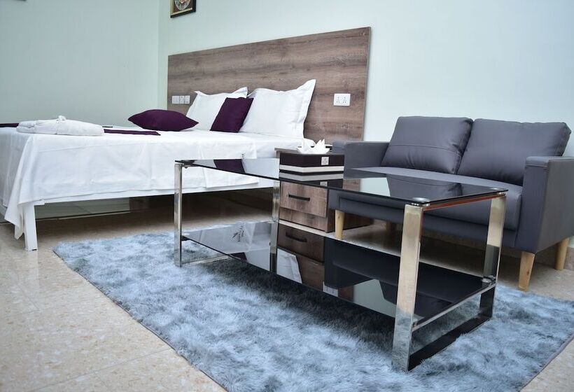 اتاق لوکس, La Stanar