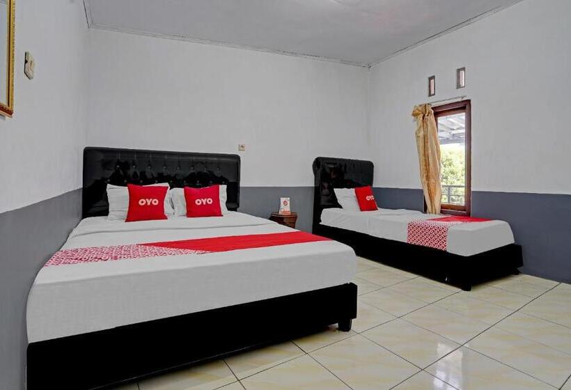 家庭间, Oyo 90405 Penginapan Sasti Kuningan