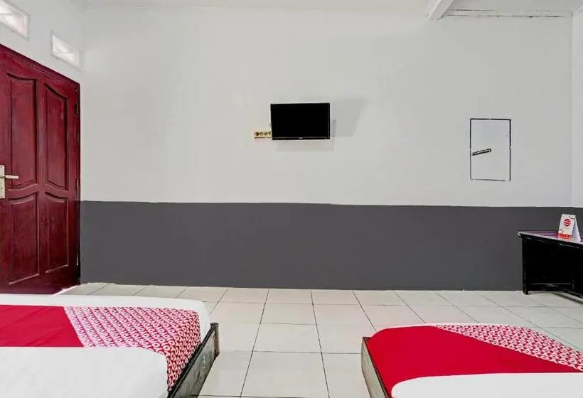 Standard Yhden Hengen Huone, Oyo 90405 Penginapan Sasti Kuningan