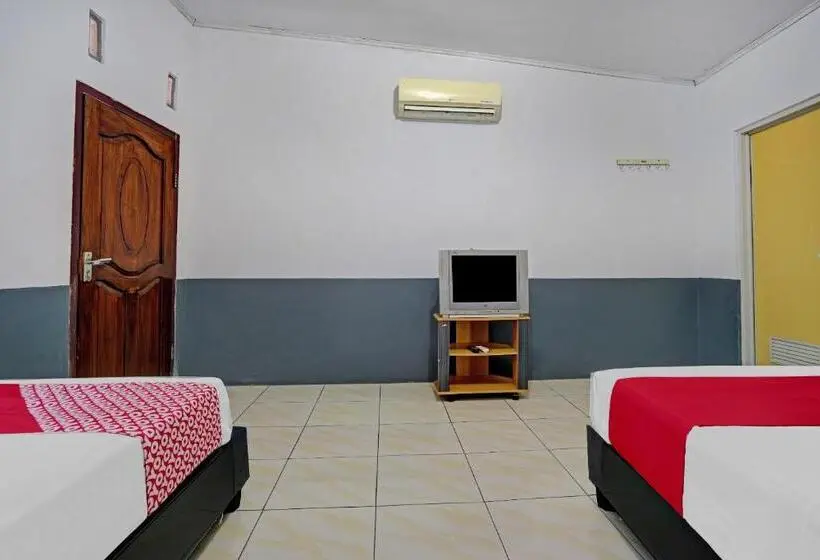 Standard Yhden Hengen Huone, Oyo 90405 Penginapan Sasti Kuningan