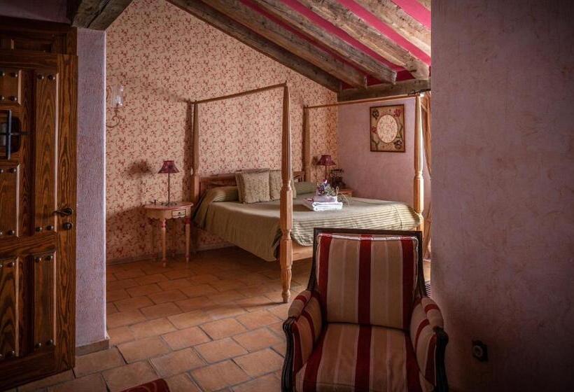 غرفة ديلوكس مزوَّدة بجاكوزي, Posada Restaurante Fuenteplateada