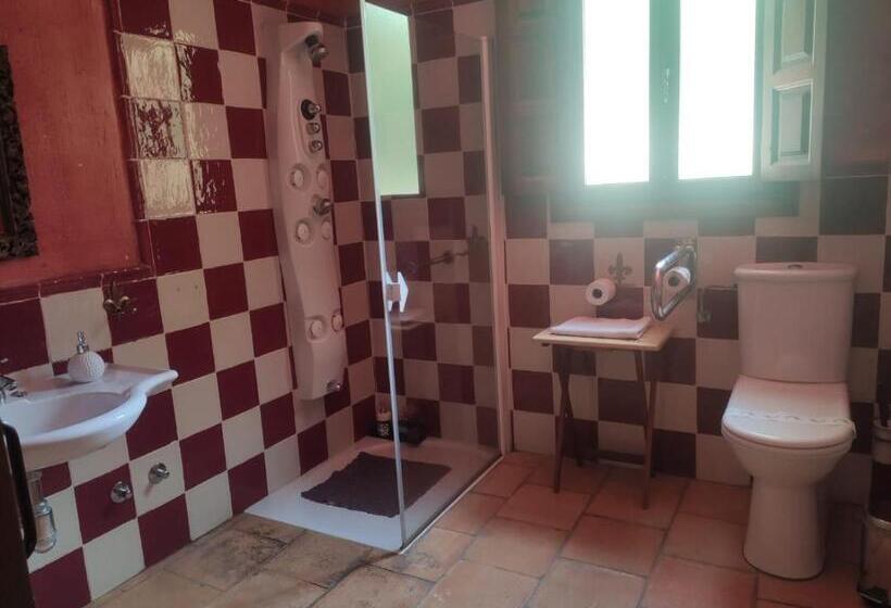 غرفة قياسية مزوَّدة بجاكوزي, Posada Restaurante Fuenteplateada