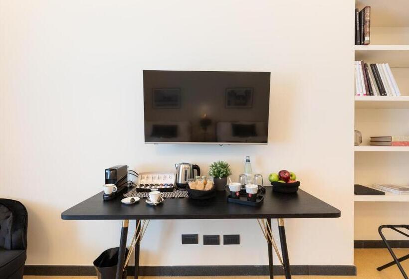 اتاق اجرایی, Foresteria Di Piazza Cavour   Luxury Suites & Guest House