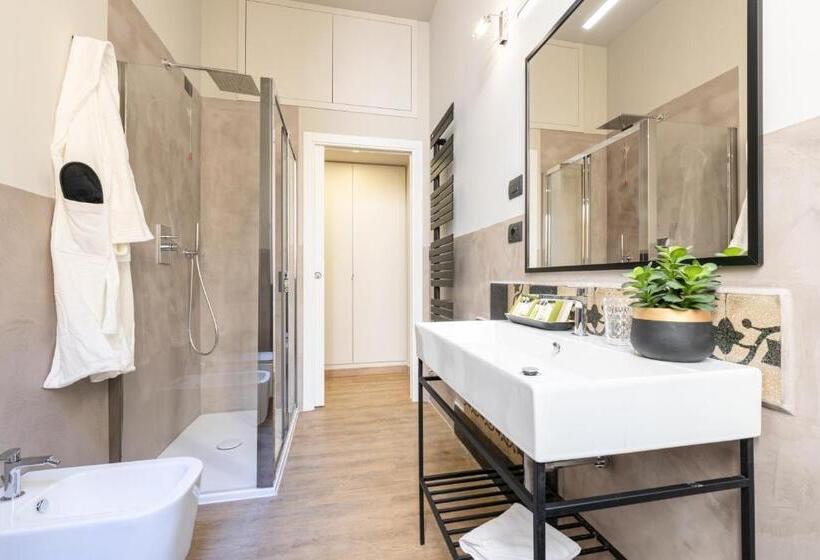 اتاق سوپریور سه تخته, Foresteria Di Piazza Cavour   Luxury Suites & Guest House