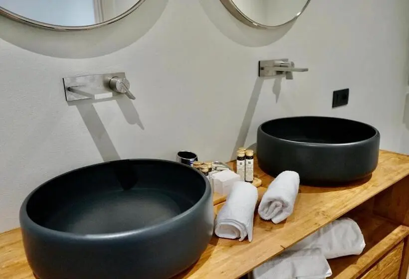 デラックスルーム, 0.8 Guest House