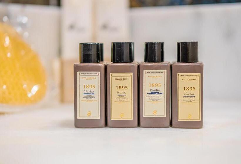 Standard Szoba, Feniks