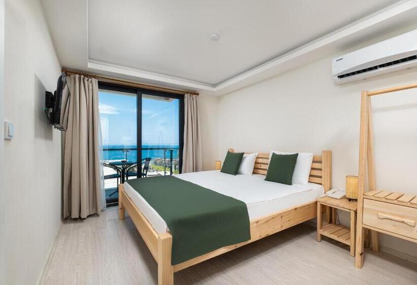 Tengerre Néző Deluxe Szoba Erkéllyel, Feniks