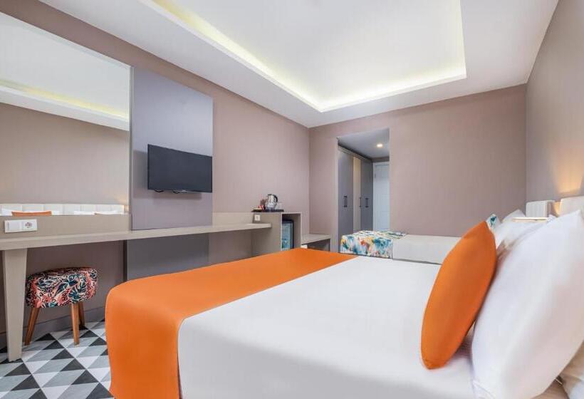 Háromágyas Superior Szoba, Feniks