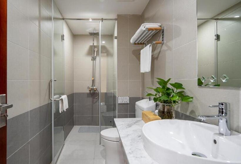 Deluxe room with river view, Lamanga Hotel & Suites