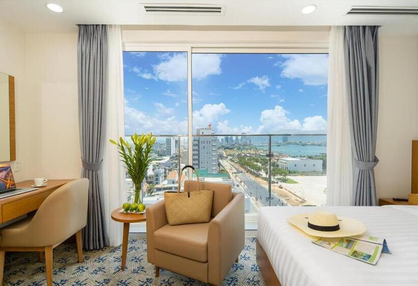 Deluxe room with river view, Lamanga Hotel & Suites