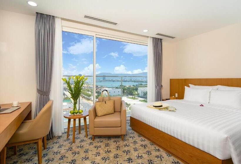 Deluxe room with river view, Lamanga Hotel & Suites
