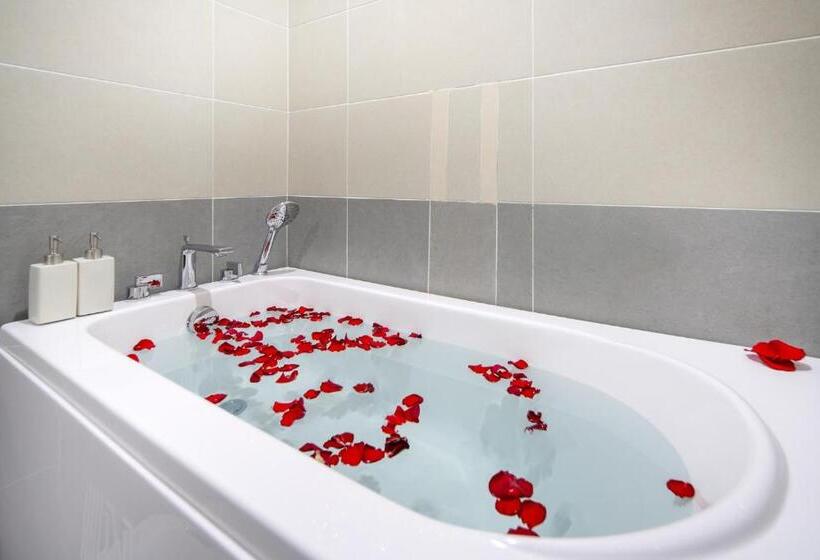 Standard studio with river view, Lamanga Hotel & Suites
