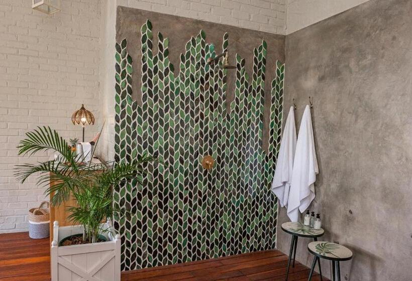 سوئیت با بالکن, Palm River