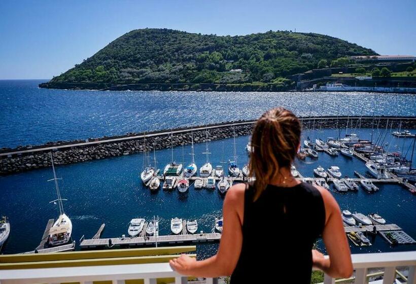 Номер Deluxe Вид на Море, Mid Atlantic Boutique Hostel