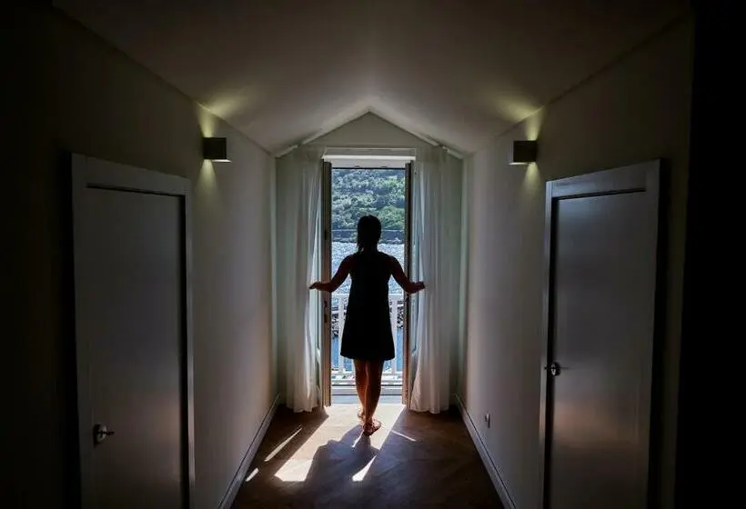 اتاق لوکس با چشمانداز دریا, Mid Atlantic Boutique Hostel