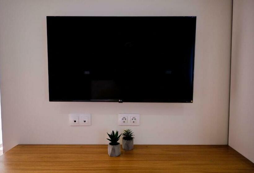 Номер Deluxe Вид на Море, Mid Atlantic Boutique Hostel