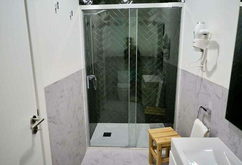 Номер Deluxe Вид на Море, Mid Atlantic Boutique Hostel