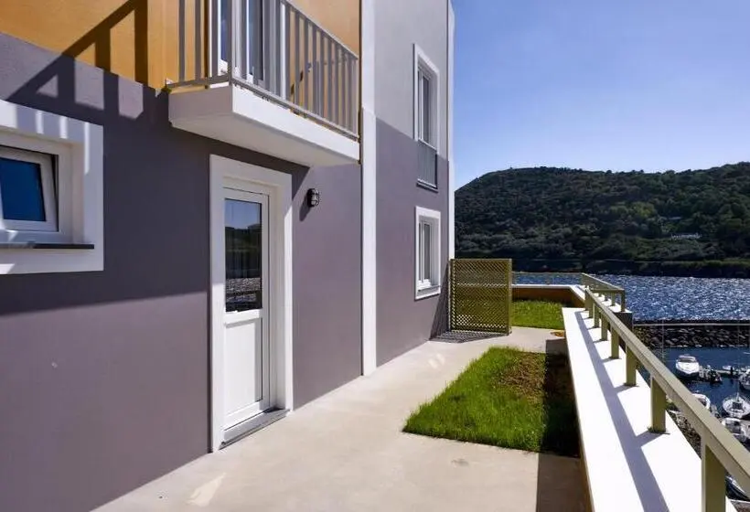 استودیوی لوکس, Mid Atlantic Boutique Hostel
