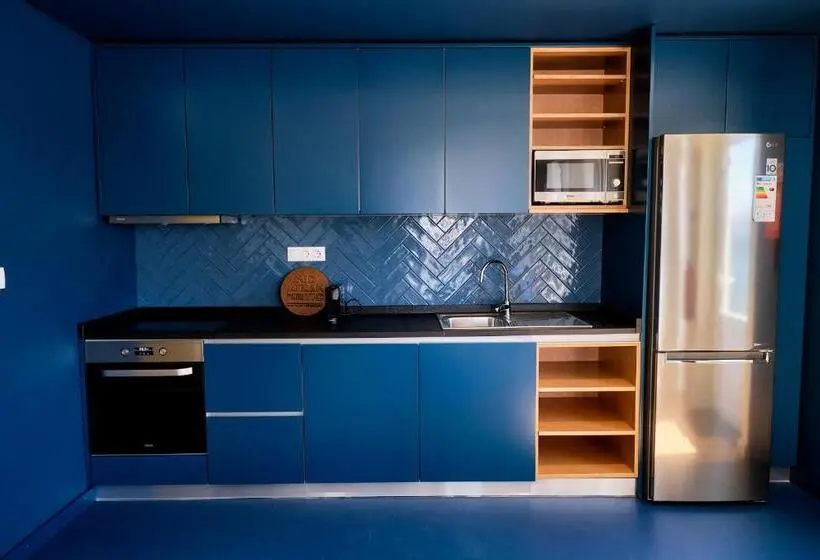 اتاق لوکس با بالکن, Mid Atlantic Boutique Hostel