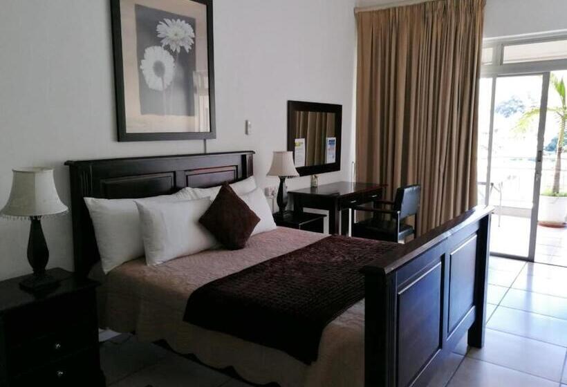 اتاق استاندارد با تراس, Sunset Boulevard Riverlodge