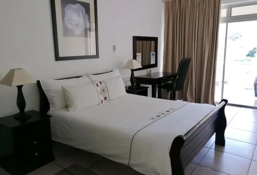اتاق استاندارد با تراس, Sunset Boulevard Riverlodge