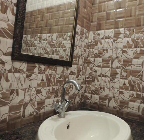 חדר משפחתי, Ceyone Hotels