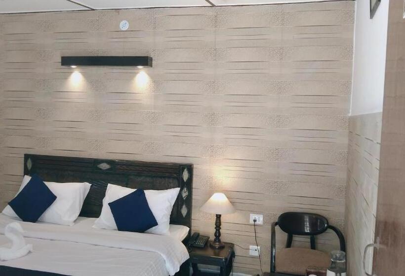 חדר משפחתי, Ceyone Hotels