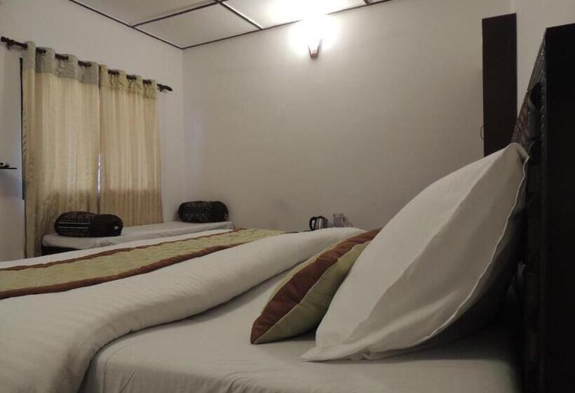 חדר משפחתי, Ceyone Hotels