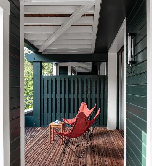 جناح مزود بتراس, 70 Hectares... Et L Océan