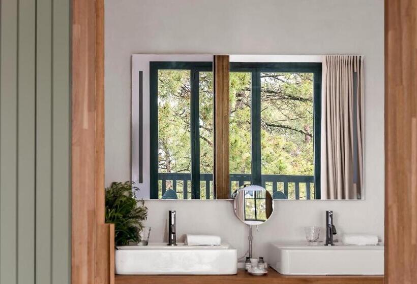 جناح جونيور مزوَّد بتراس, 70 Hectares... Et L Océan