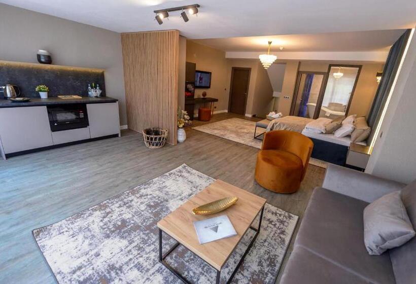 Королевский Люкс, Elexus Apartments Poiana Brasov