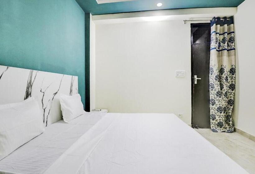 اتاق کلاسیک سه تخته, Crush On