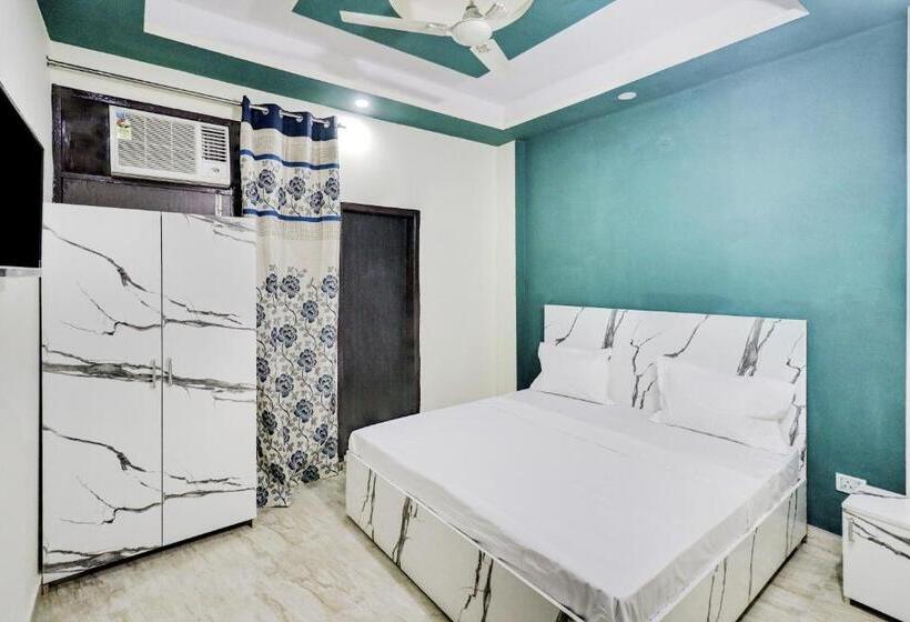 اتاق کلاسیک سه تخته, Crush On