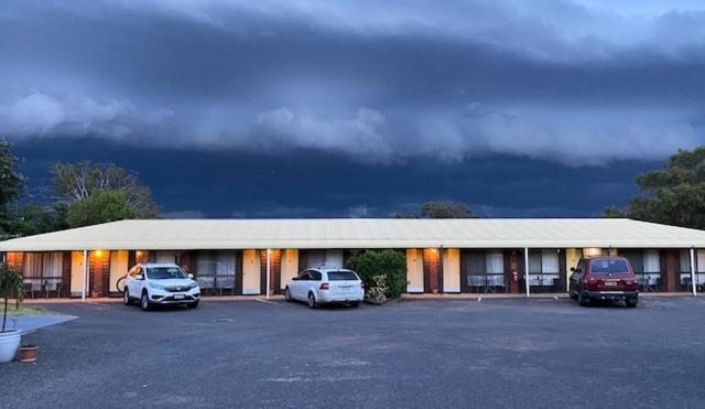 חדר סטנדרט, Country Roads