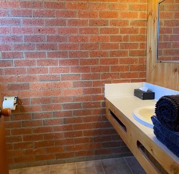 חדר סטנדרט, Country Roads