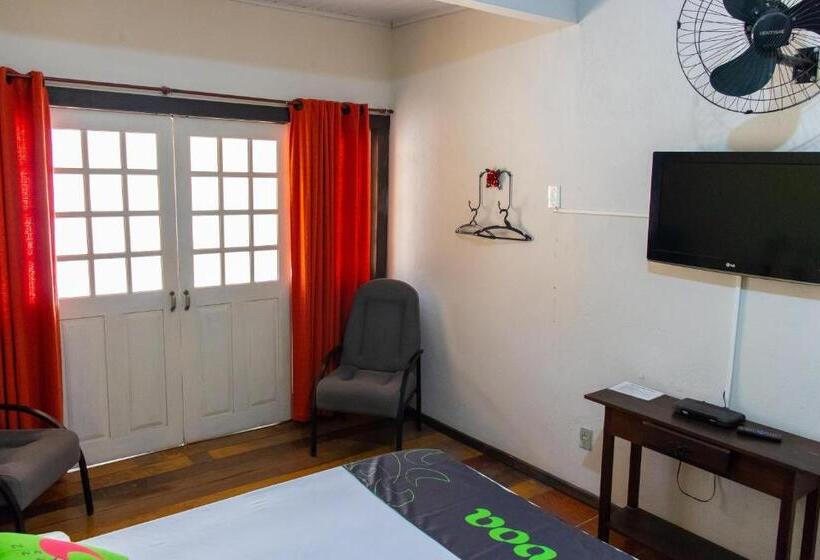 غرفة قياسية مزوَّدة بشُرفة, Voa Pouso Aconchego De Minas