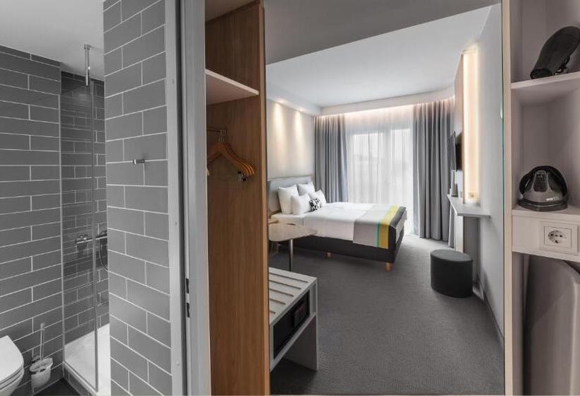 اتاق استاندارد, Holiday Inn Express Düsseldorf Hauptbahnhof, An Ihg