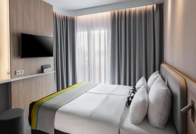 اتاق استاندارد, Holiday Inn Express Düsseldorf Hauptbahnhof, An Ihg