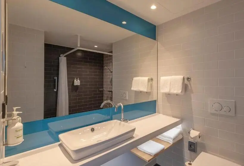 ダブルベッドスタンダードルーム, Holiday Inn Express Düsseldorf   Hauptbahnhof, An Ihg