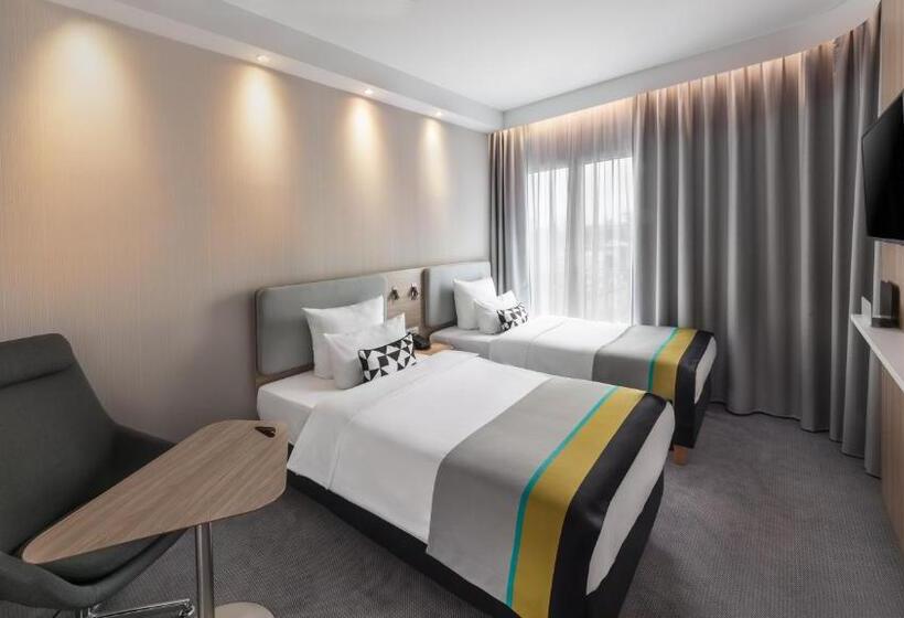اتاق استاندارد, Holiday Inn Express Düsseldorf Hauptbahnhof, An Ihg