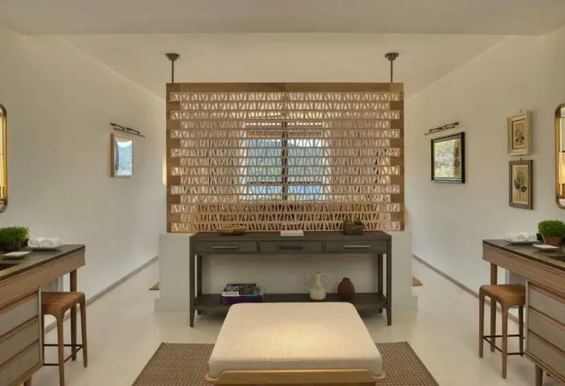 オーシャンビューのプレミアムルーム。, Six Senses Ibiza