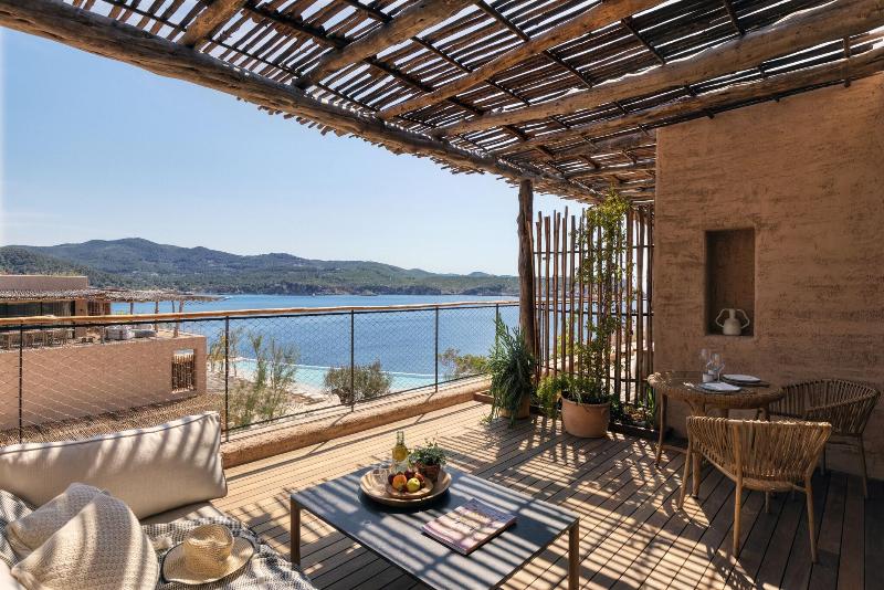 Полулюкс, Six Senses Ibiza