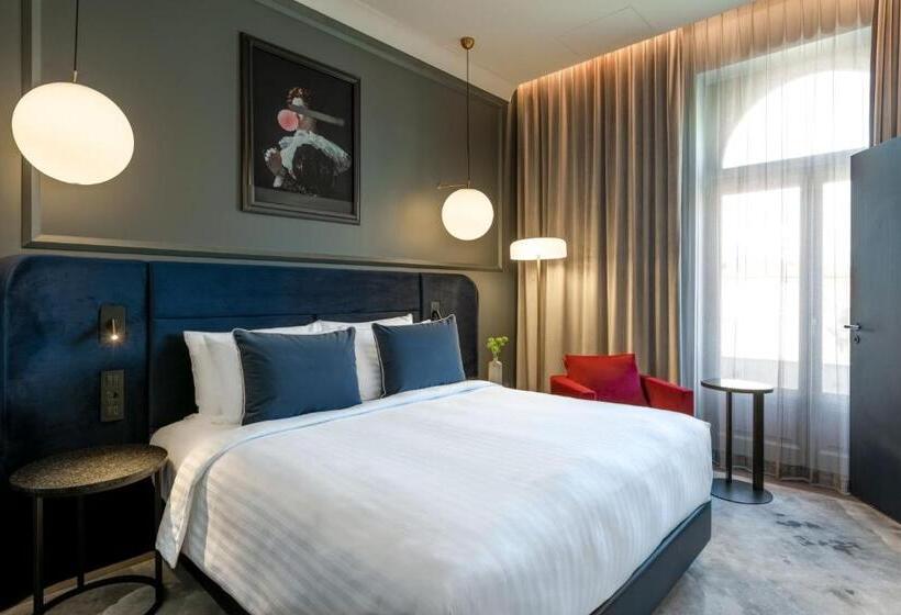 سوئیت با تخت بزرگ, The Marmorosch Bucharest, Autograph Collection