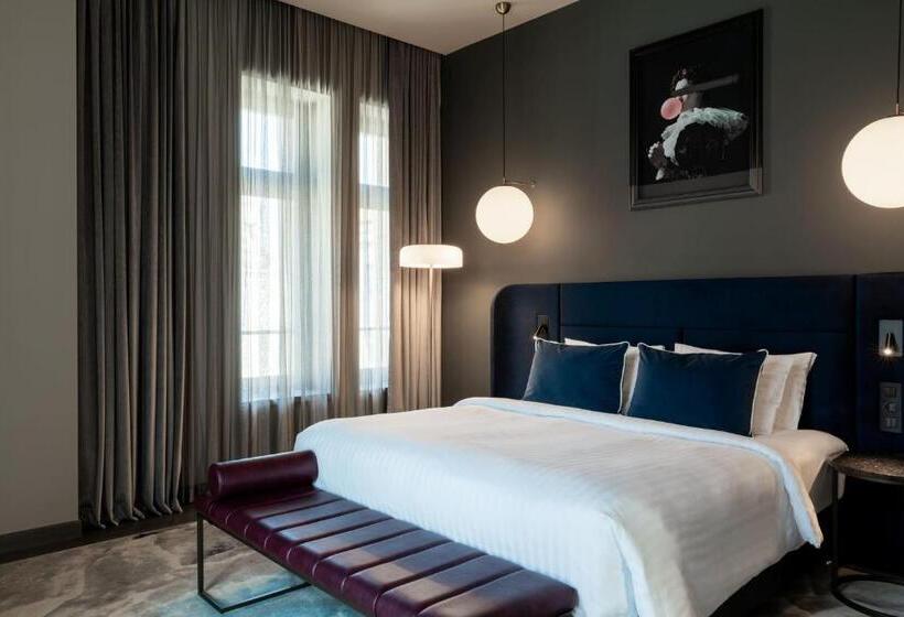 اتاق لوکس با تخت بزرگ, The Marmorosch Bucharest, Autograph Collection