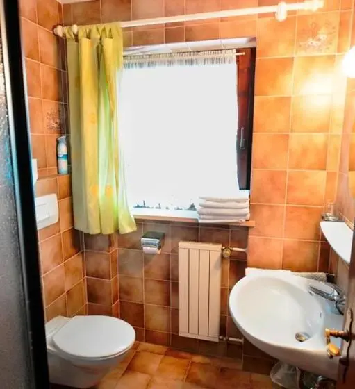 Huoneisto 1 Makuuhuone Parveke, Zirbelstube