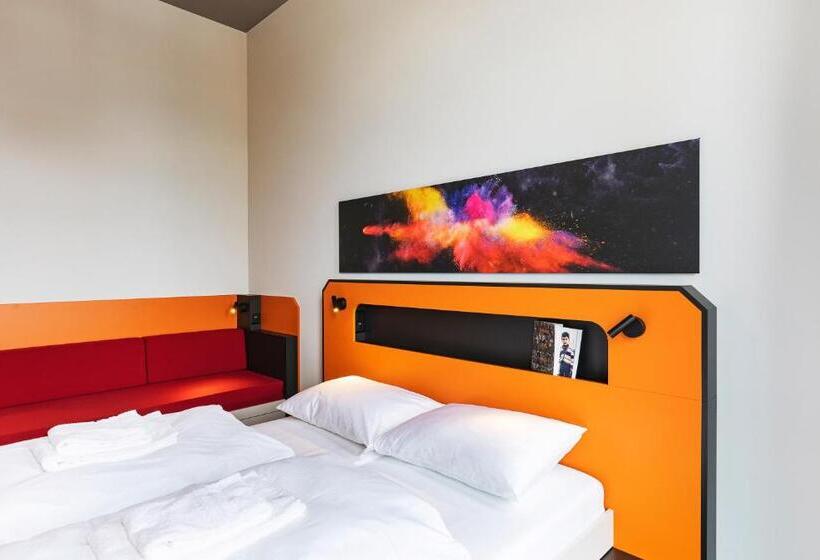 Номер Стандарт Трехместный, Meininger Hotel Genève Centre Charmilles