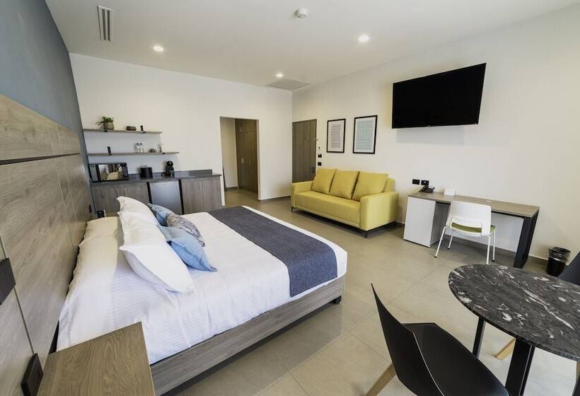 جناح سوبيريور, Th Hotel & Vivienda